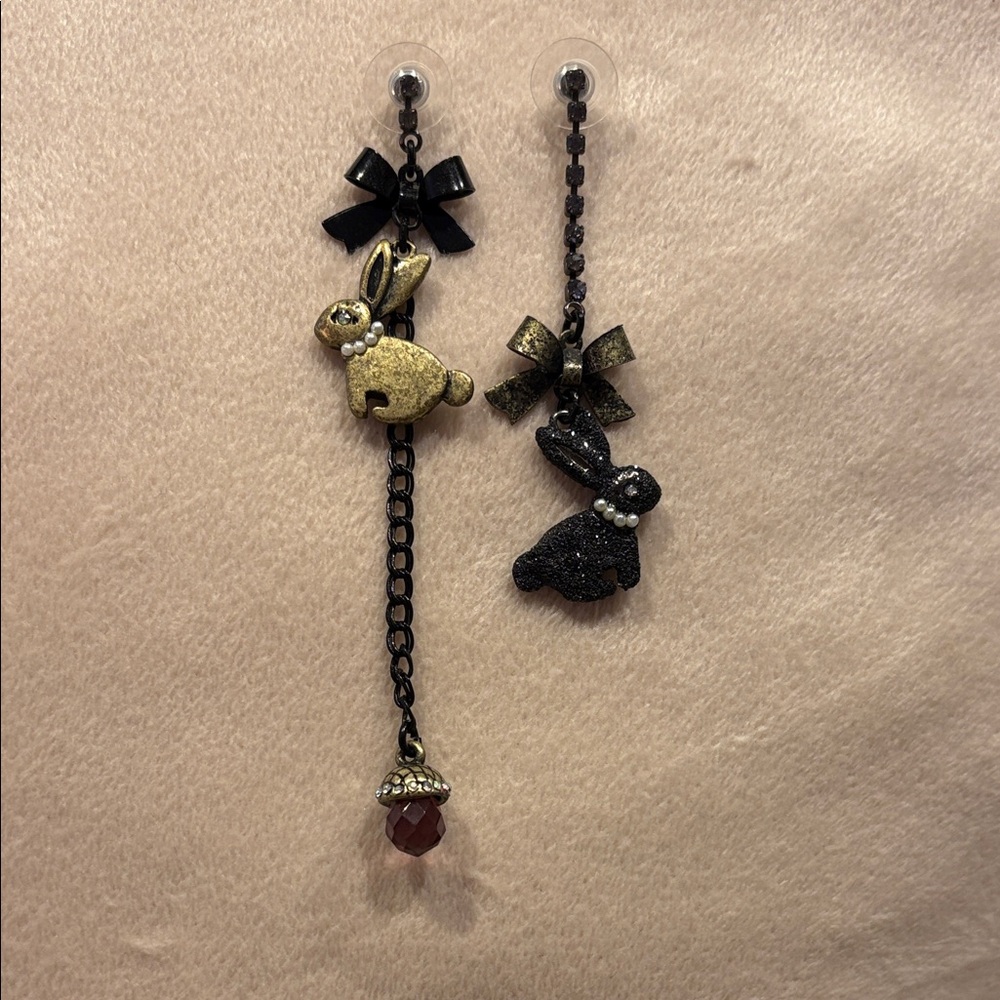 Betsey Johnson Black and Gold Mismatched Earrings